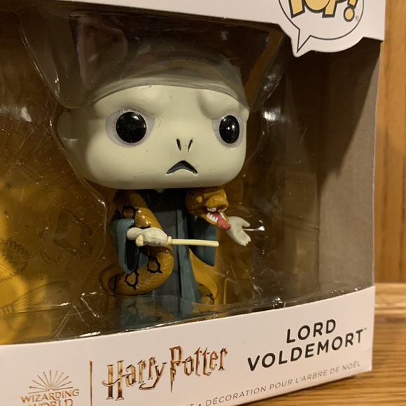 Hallmark Ornaments - Lord Voldemort and Nagini - Harry Potter Funko Pop - Picture 4 of 4